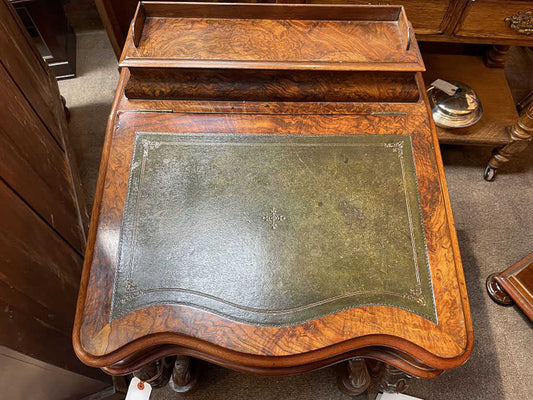 ヴィクトリアンダベンポートデスク