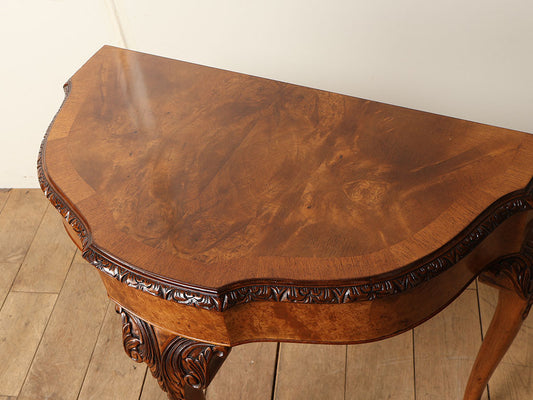 B&Cハーフムーンテーブル