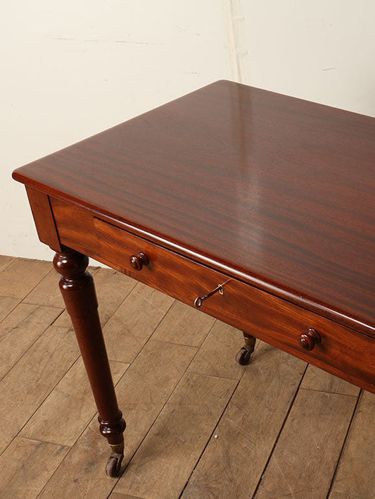 ヴィクトリアンライティングテーブル