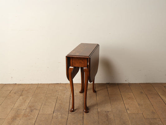 Q/Aサザランドテーブル