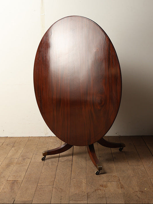 ブレックファストテーブル