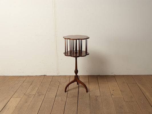 リボルビングブックシェルフ