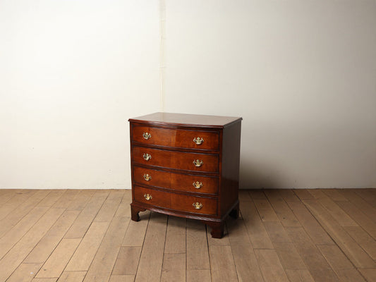 ボウフロントチェスト