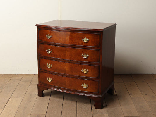 ボウフロントチェスト