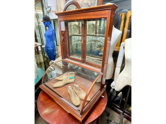 ジュエリーキャビネット