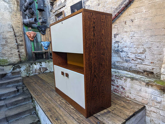 ドリンクキャビネット