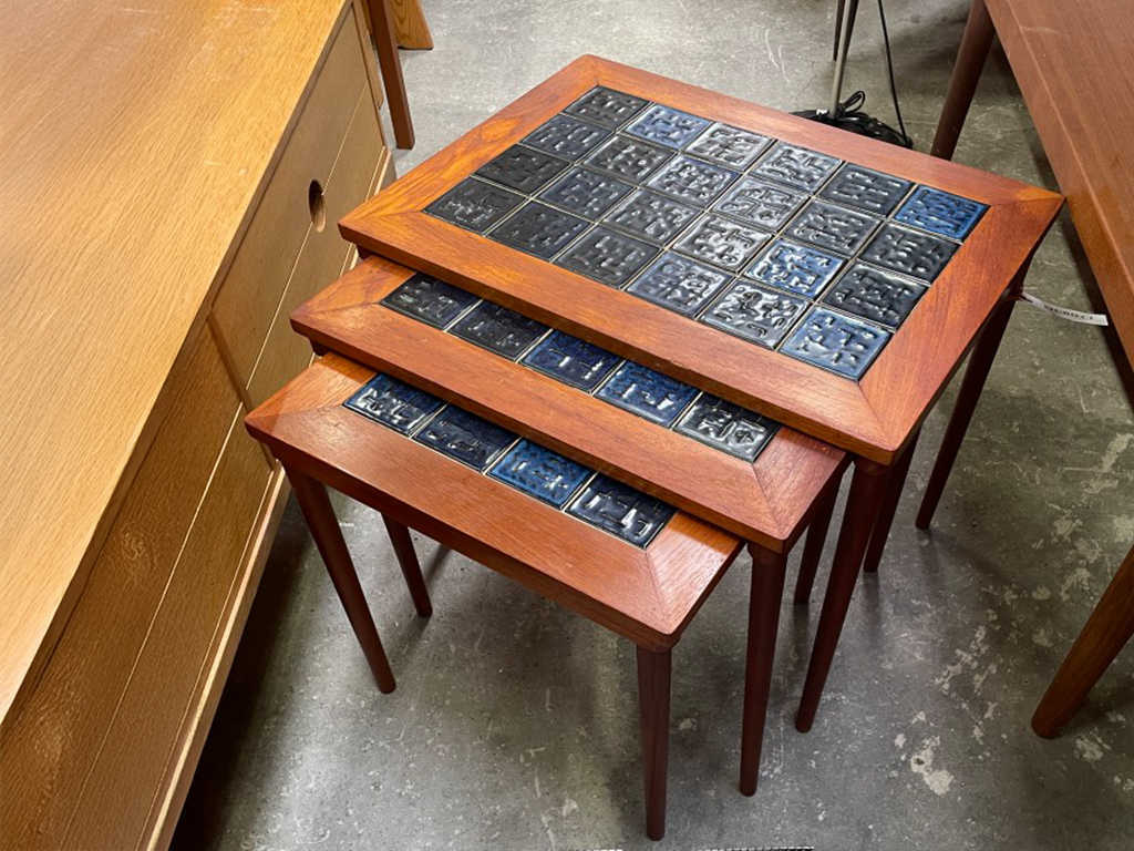 美品　テーブル　Lloyd's Antiques 　ロイズアンティーク　タイル Lloyd's Antiques Real Antique Mosaic Top Coffee Table
