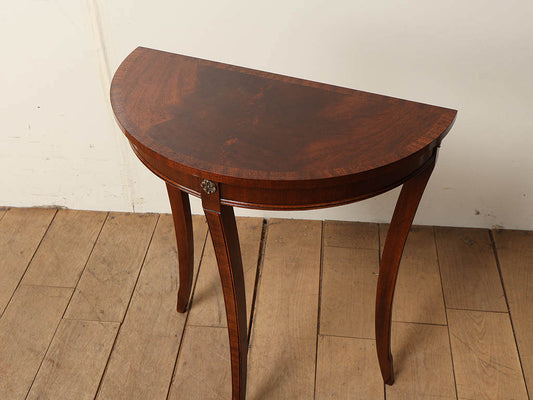 ハーフムーンテーブル