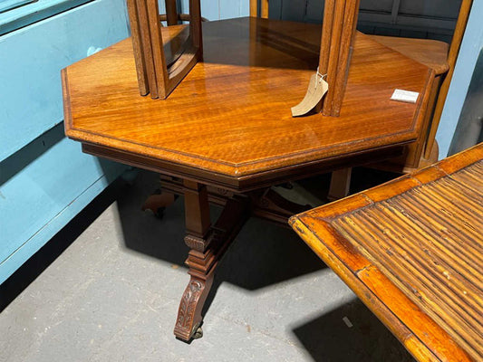 オクタゴンテーブル