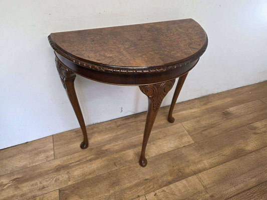 ハーフムーンテーブル