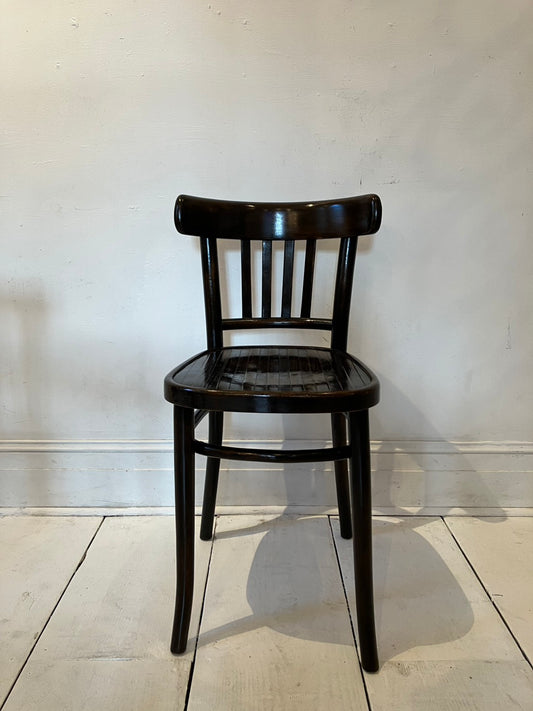 ベントウッドチェア カフェ