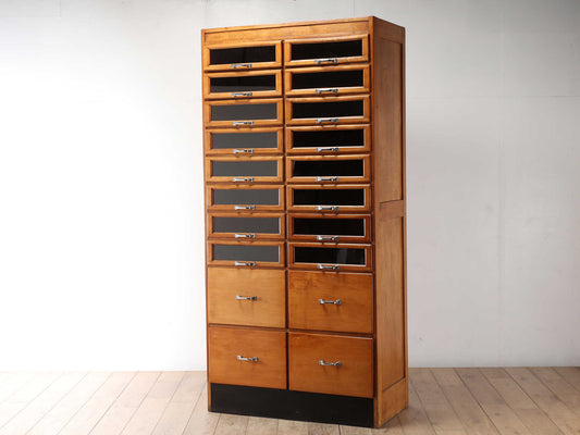 シャツキャビネット