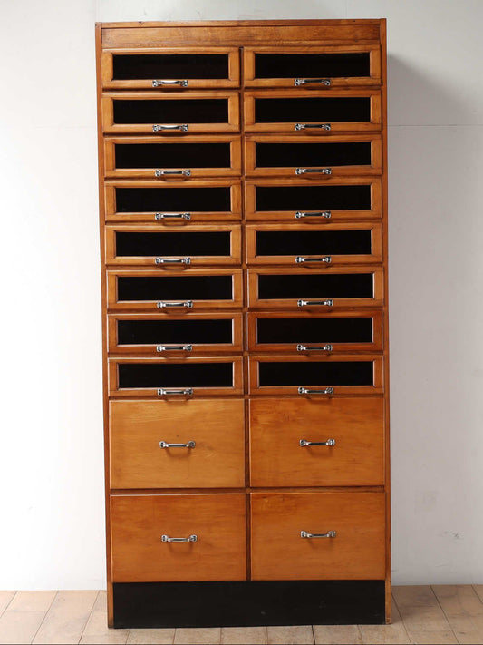 シャツキャビネット