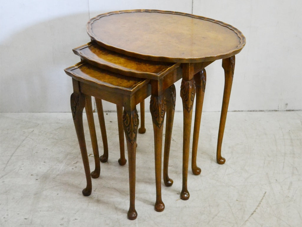 ネストテーブル | ロイズ・アンティークス | ヨーロッパの