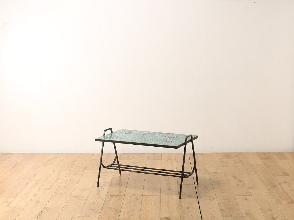 タイルトップコーヒーテーブル | ロイズ・アンティークス | ヨーロッパ