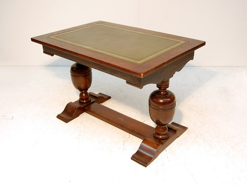 レザートップコーヒーテーブル | ロイズ・アンティークス | ヨーロッパ