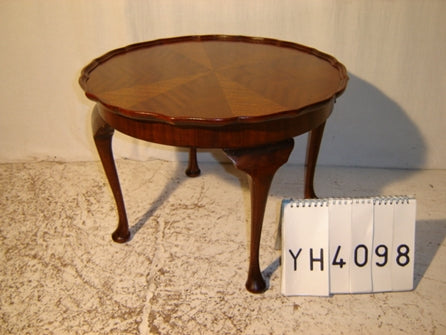 Lloyd’s Antiques コーヒーテーブル　アンティークウォルナット コーヒーテーブル | ロイズ・アンティークス | ヨーロッパの