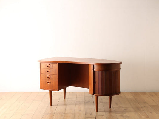 KAI KRISTIANSENデスク