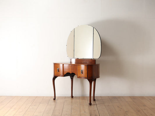 トリプルミラードレッサー