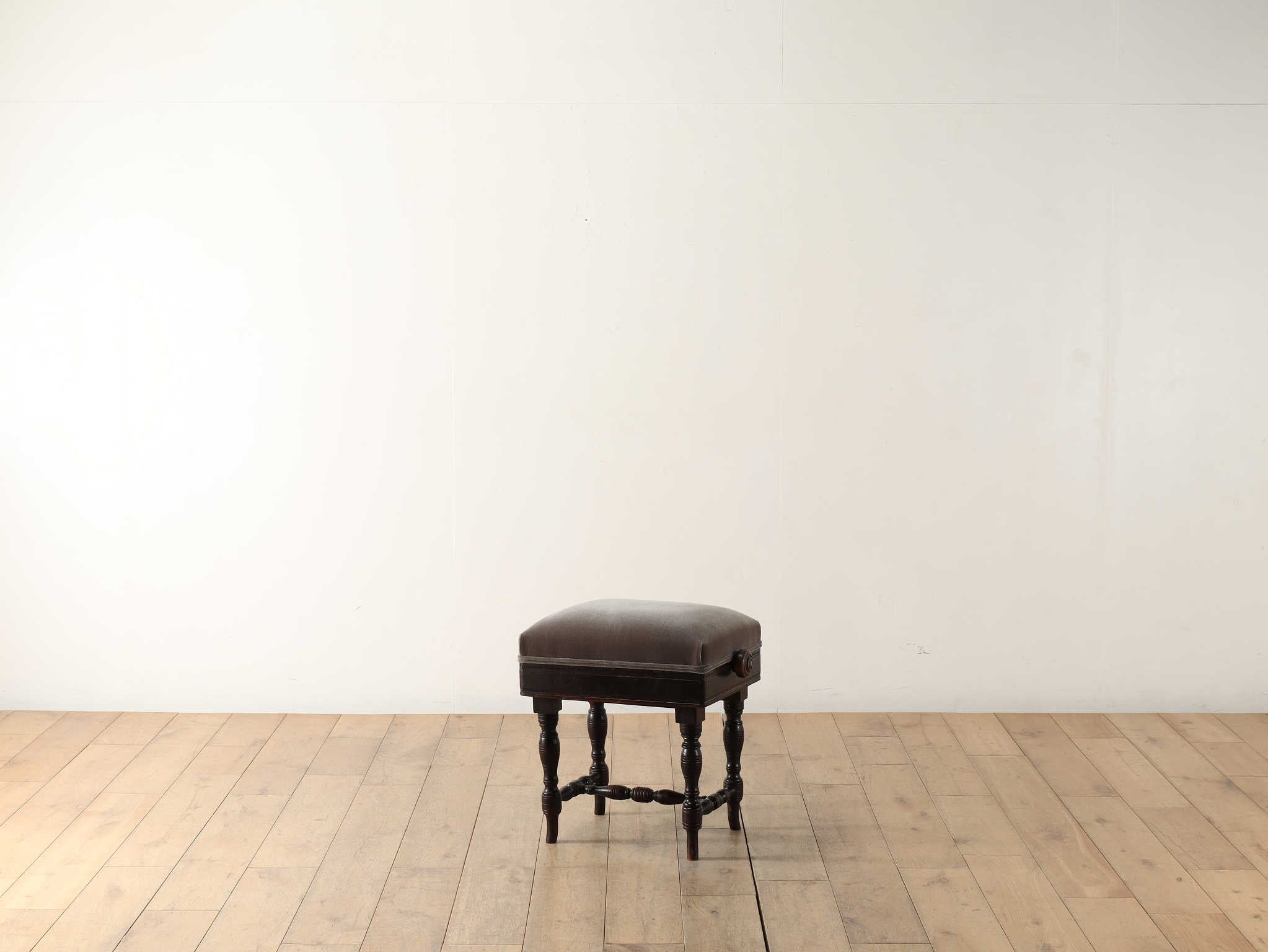 ピアノスツール | ロイズ・アンティークス | ヨーロッパの