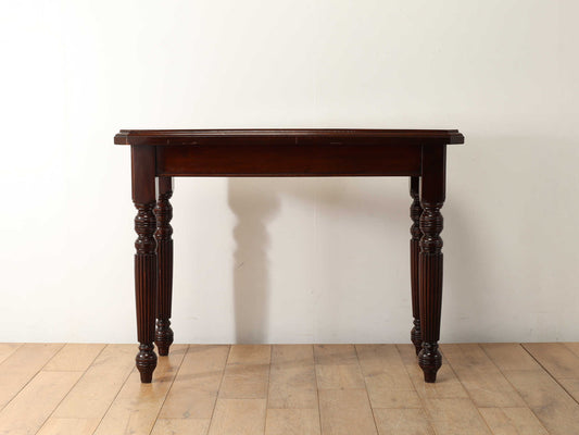 ヴィクトリアンサイドテーブル