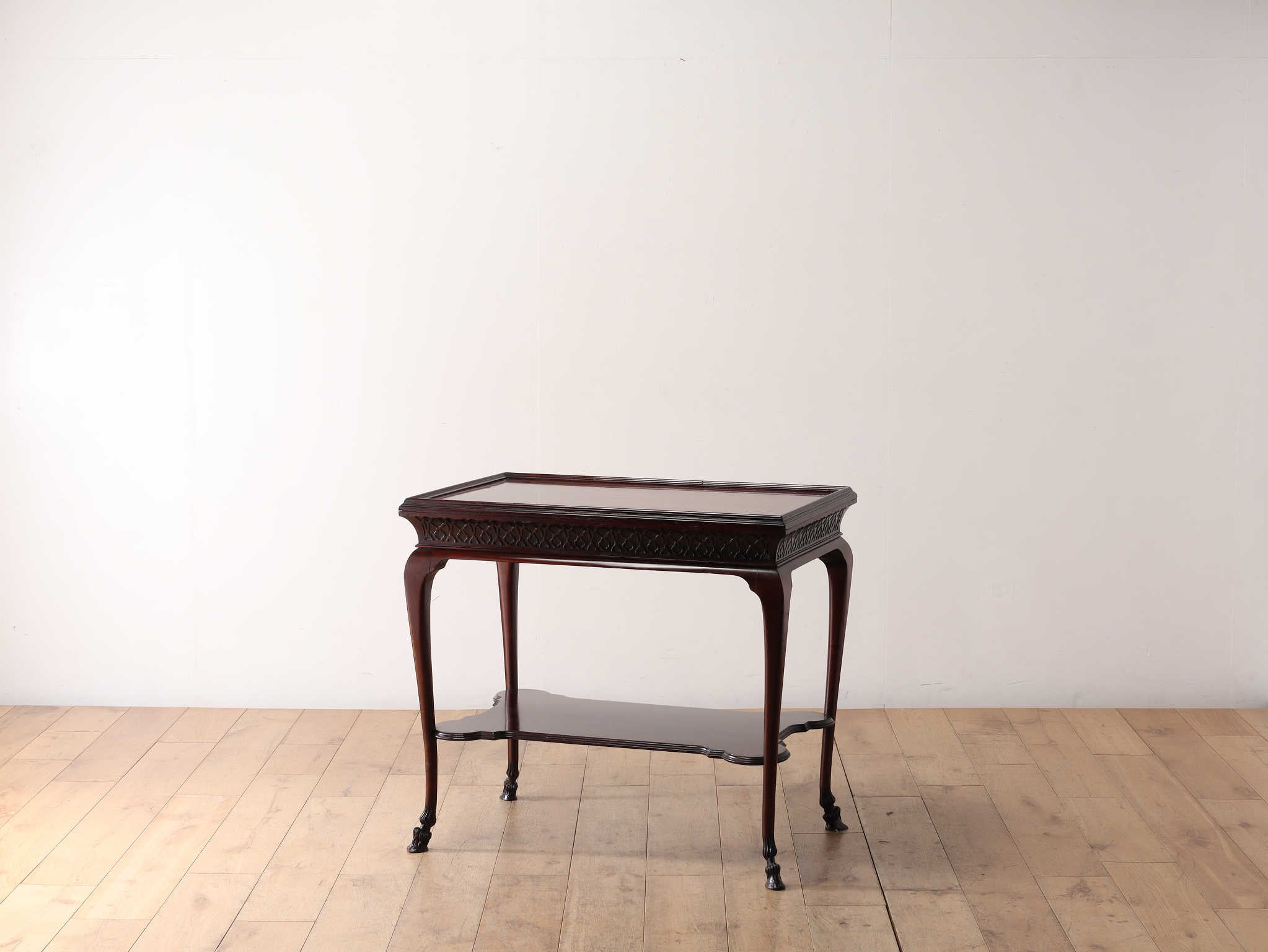 サーバーテーブル | ロイズ・アンティークス | ヨーロッパの