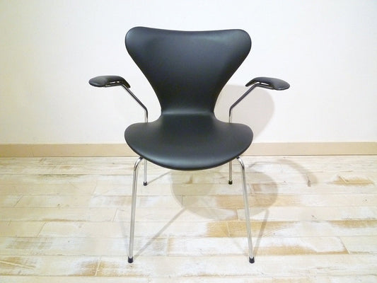 ARNE JACOBSEN セブンアームチェア