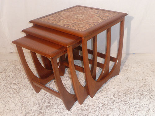 【レア品・送料無料】Gplan タイルトップネストテーブル レア品・送料無料】Gplan タイルトップネストテーブル ジープラン / G