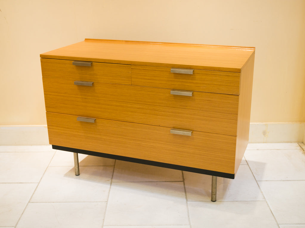 STAGチェスト | ロイズ・アンティークス | ヨーロッパのアンティーク STAGチェスト | ロイズ・アンティークス | ヨーロッパのアンティーク