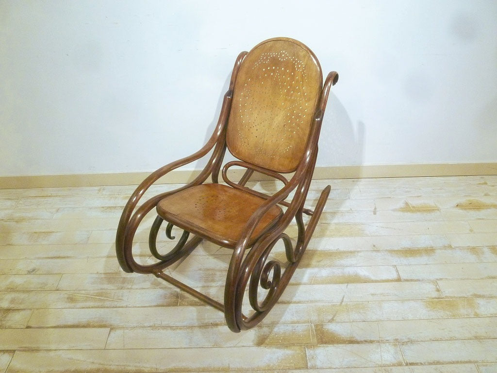 B/Wロッキングチェア | ロイズ・アンティークス | ヨーロッパの