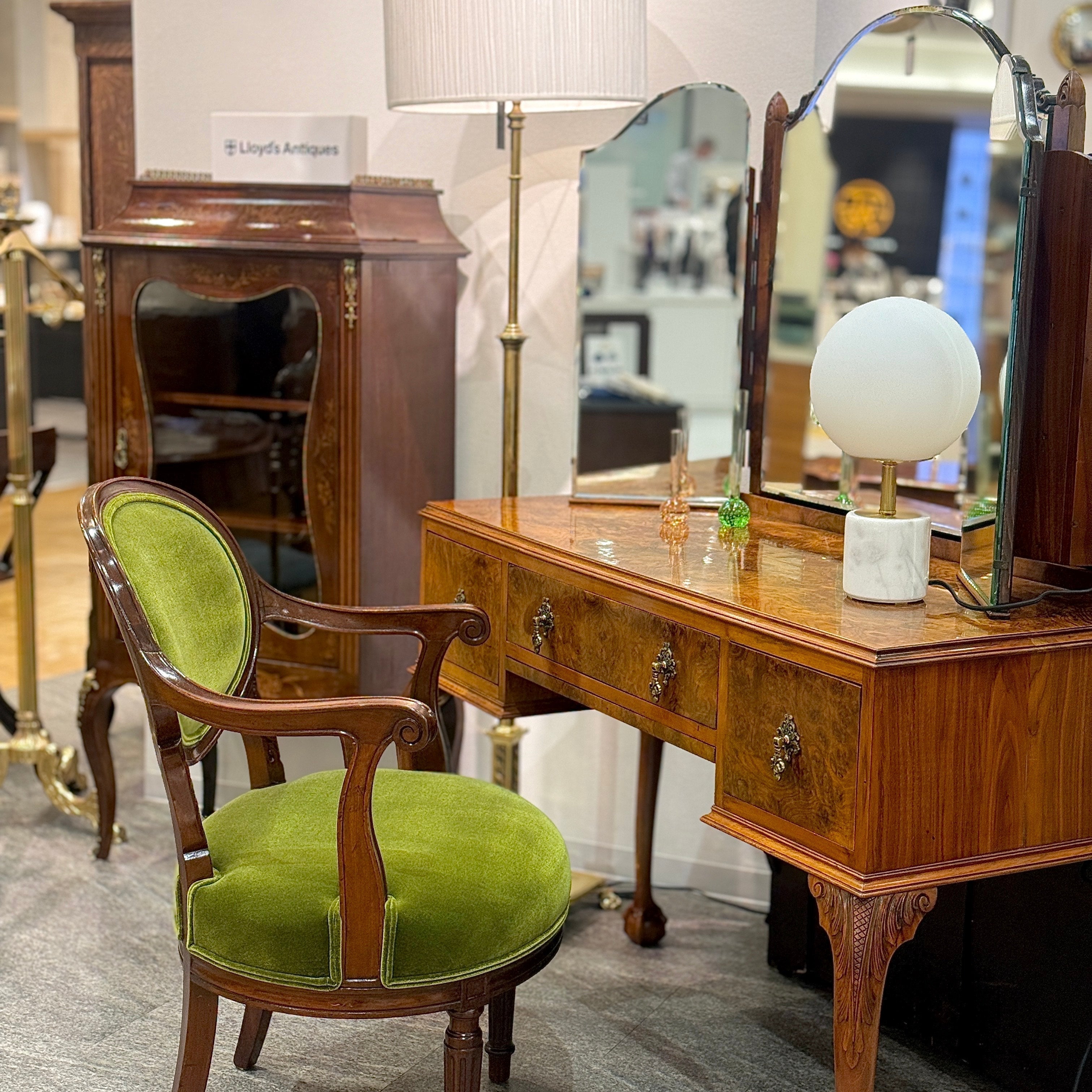 ロイズアンティークス■イギリスアンティーク■アームチェア■オーク材無垢材■ ロイズアンティークス□イギリスアンティーク□アームチェア□オーク材