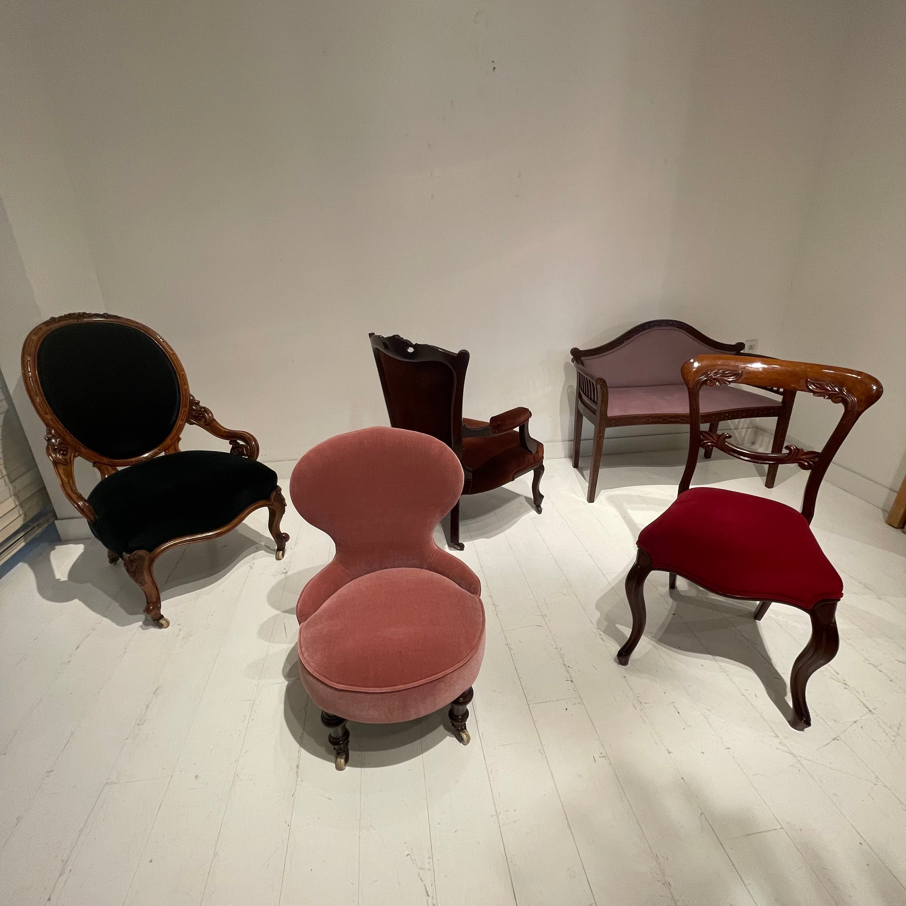 ロイズ・アンティークス 青山 | ロイズ・アンティークス | ヨーロッパ