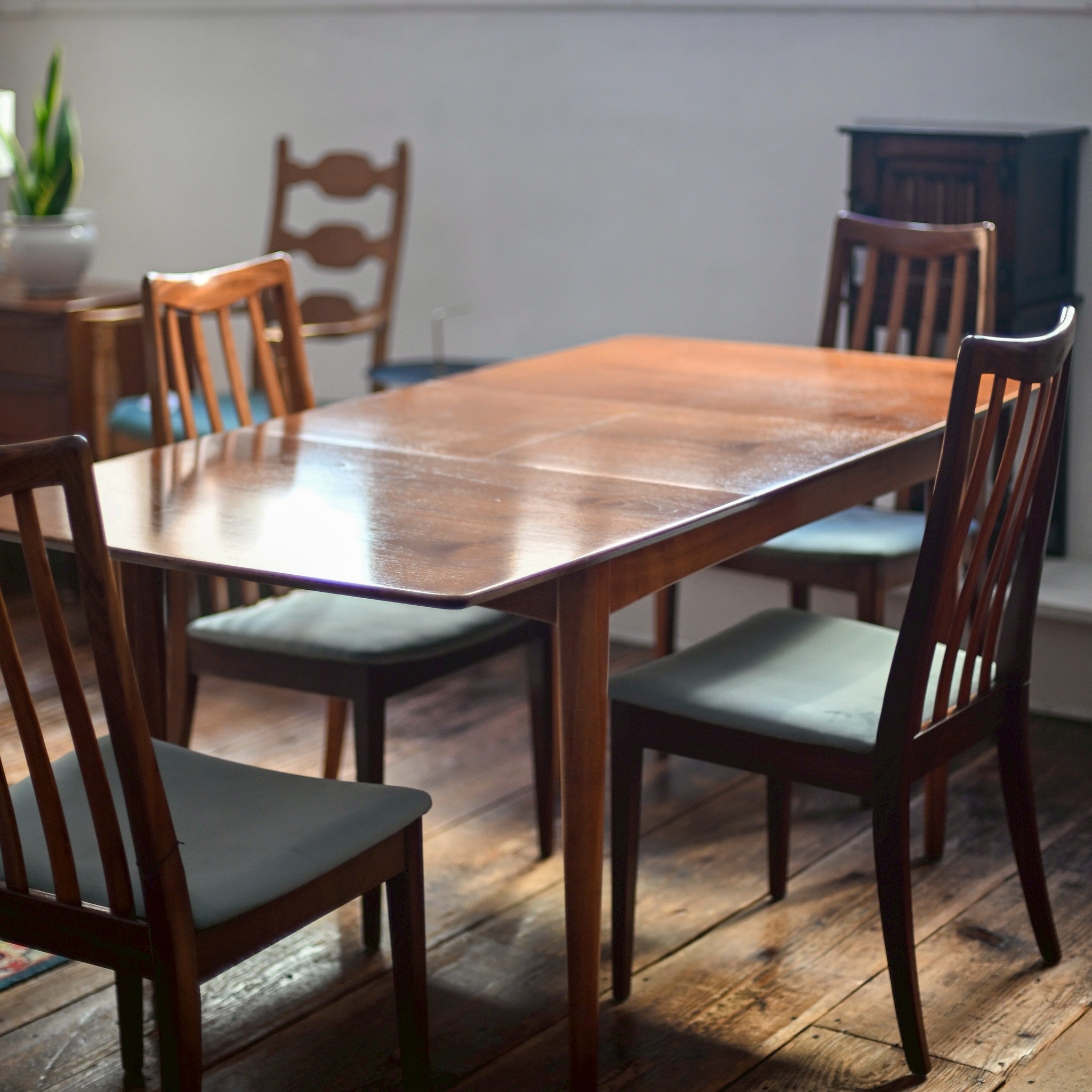 ロイズ・アンティークス 神戸 | ロイズ・アンティークス | ヨーロッパ