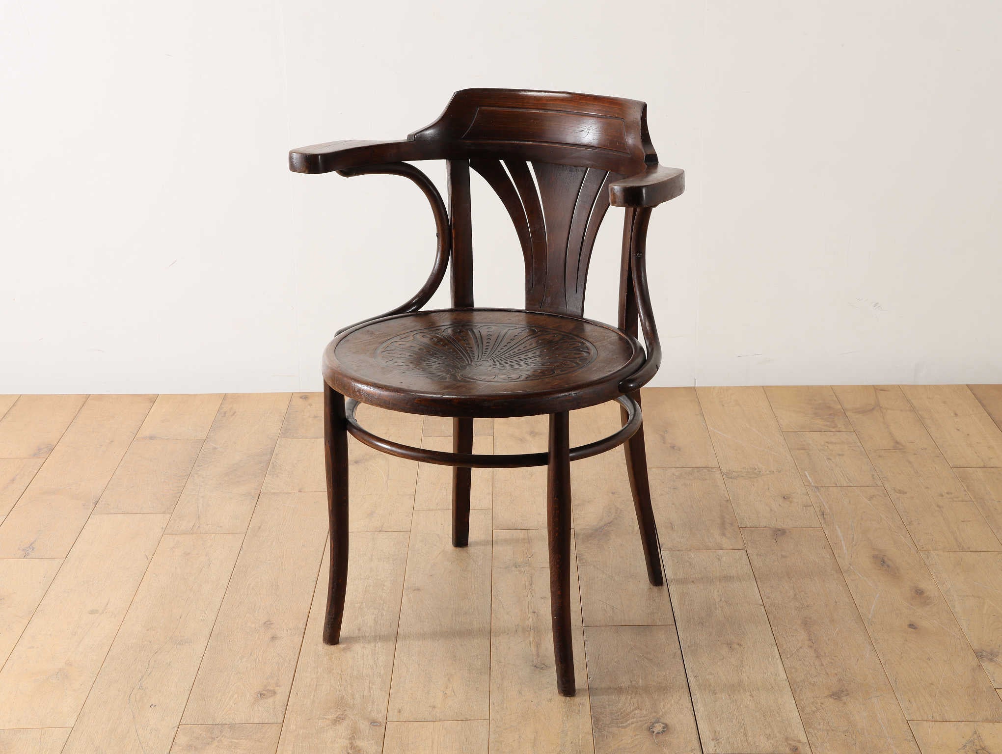 ベントウッドアームチェア Bentwood Arm Chair / ベントウッド アームチェア〈ダイニング