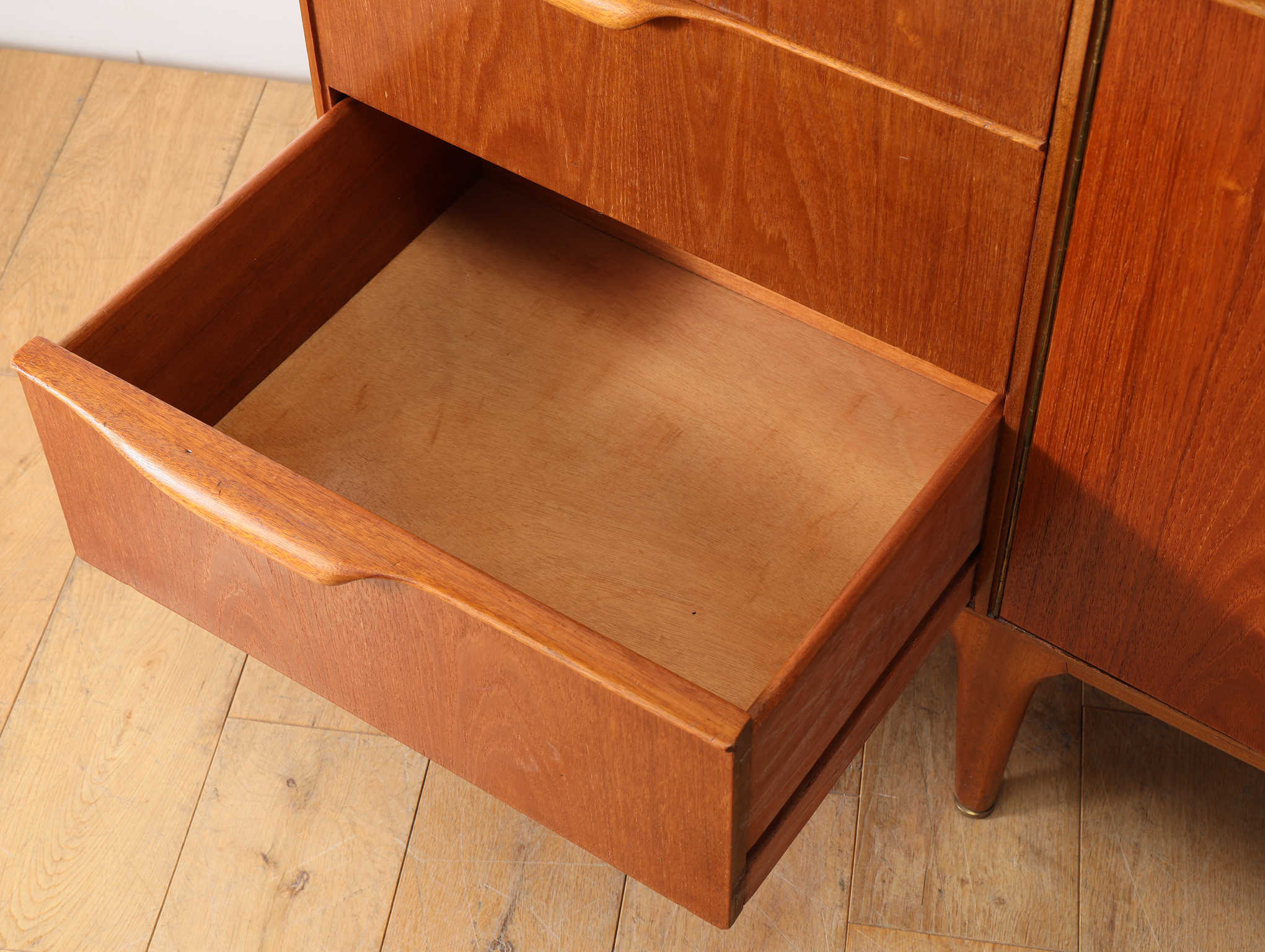 MCINTOSH サイドボード | ロイズ・アンティークス | ヨーロッパの