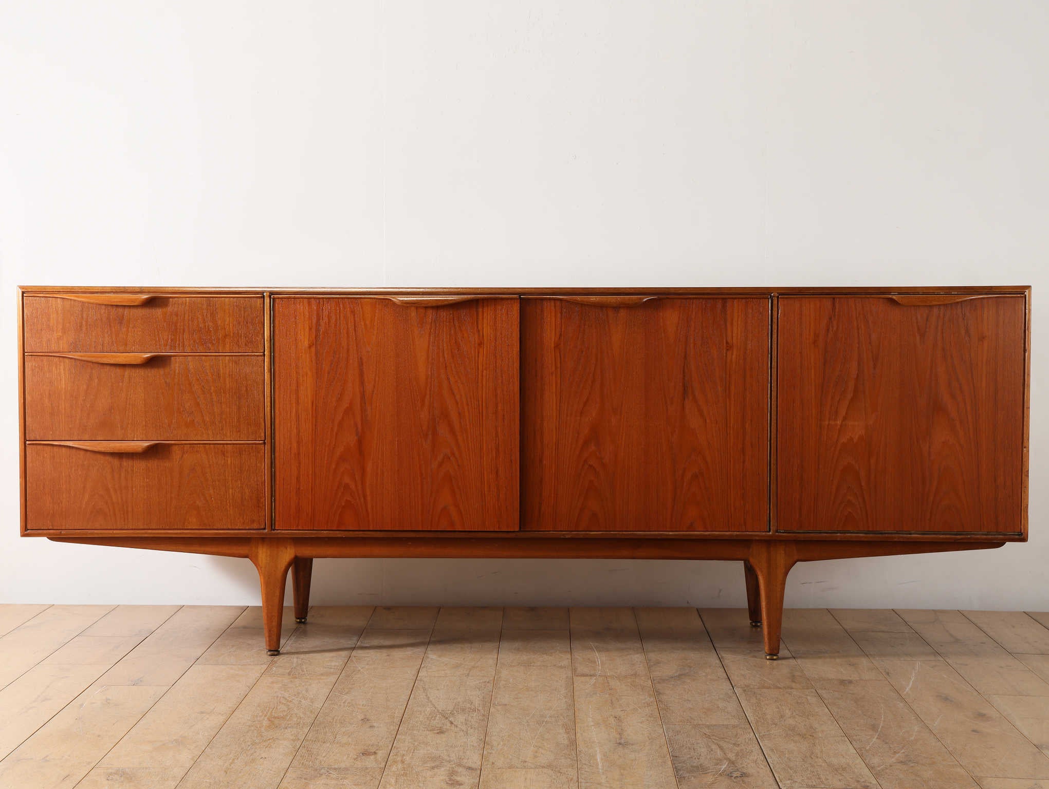 Lloyd's Antiques Real Antique Sideboard / ロイズ