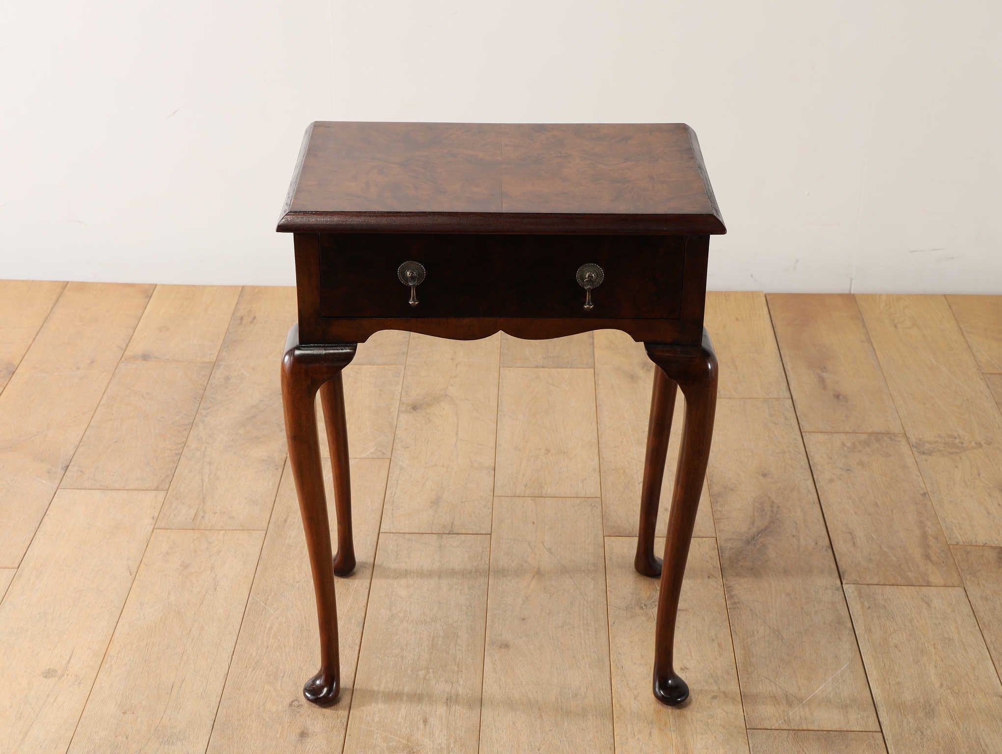 Lloyd’s Antiques コーヒーテーブル　アンティークウォルナット Lloyd's Antiques Real Antique Breakfast Table / ロイズ