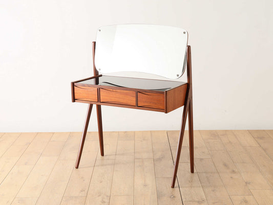 ARNE VODDER ドレッサー