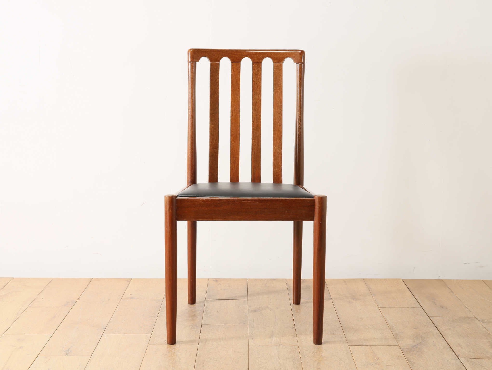 MEREDEW ダイニングチェア | ロイズ・アンティークス | ヨーロッパの