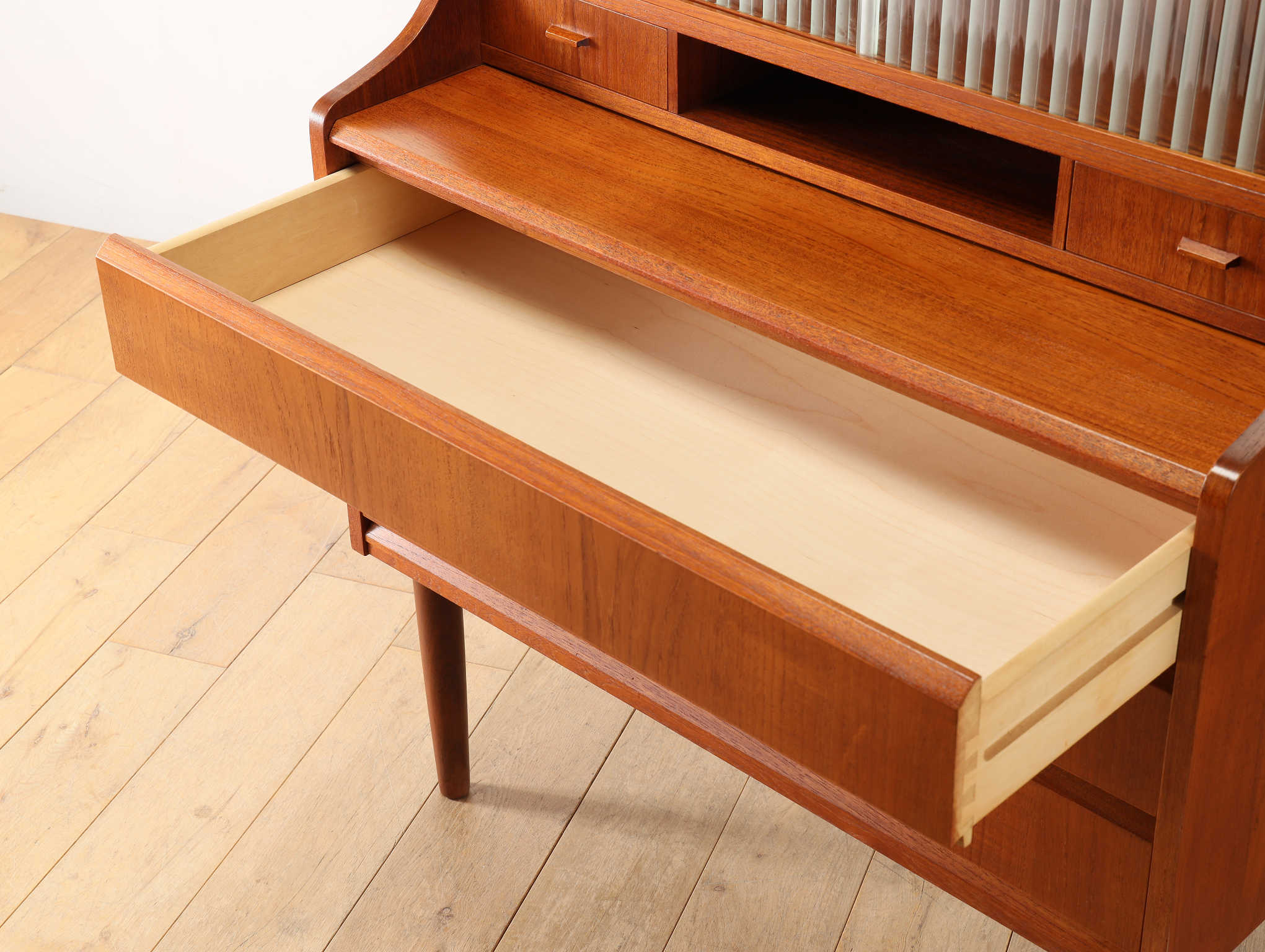 ビューロー | ロイズ・アンティークス | ヨーロッパのアンティーク