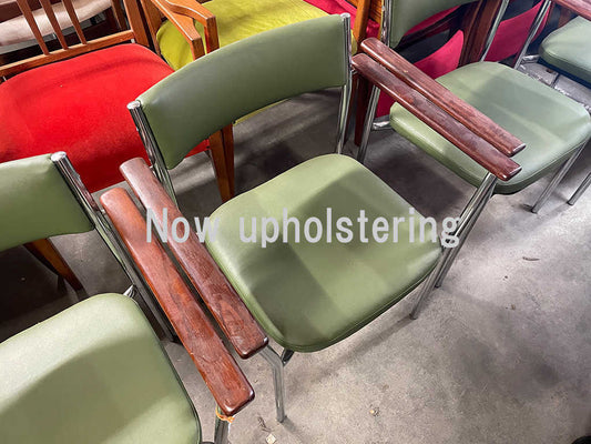 クロムアームチェア