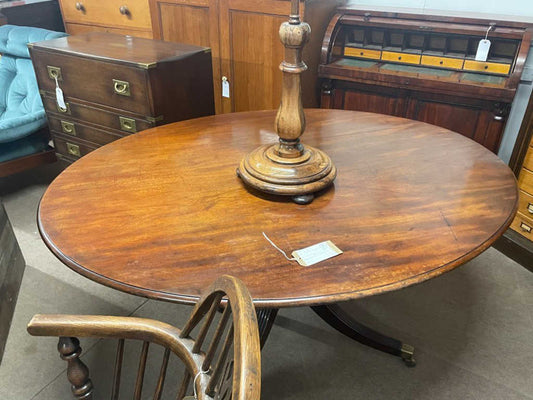 オーバルテーブル