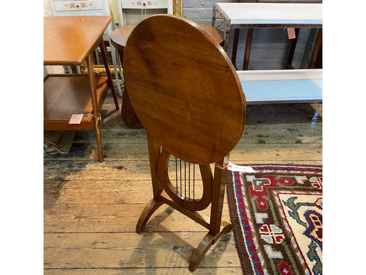 フレンチアコーディオンテーブル