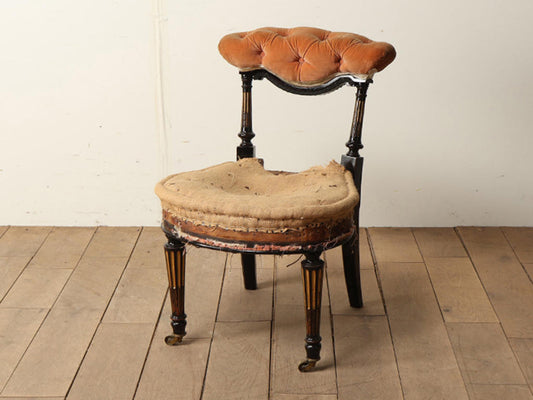 ヴィクトリアンナーシングチェア