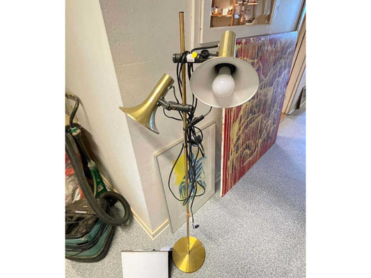 メタルフロアランプ