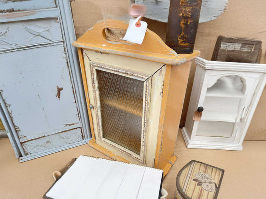 フレンチウォールキャビネット