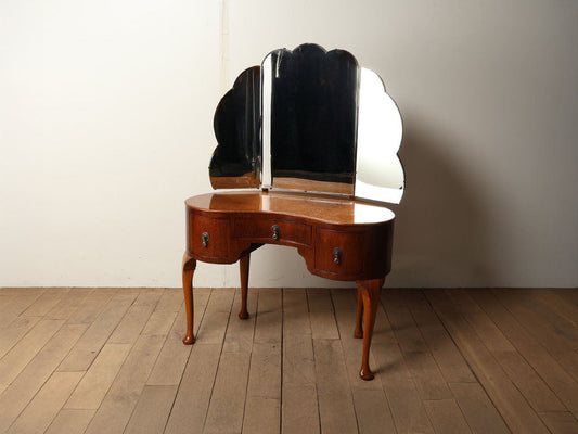 トリプルミラードレッサー