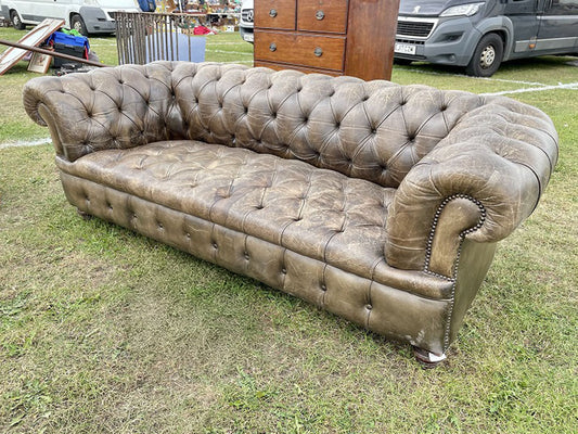 チェスターフィールドソファ