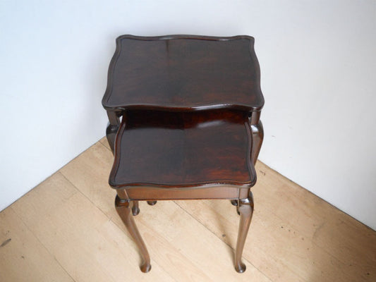 ネストテーブル