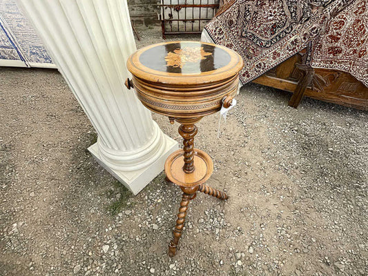 ヴィクトリアンプラントスタンド